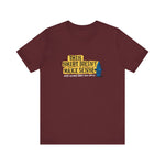 This Shirt Doesn't Make Sense And Neither Does This Apple - Men's T-Shirt