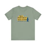 This Shirt Doesn't Make Sense And Neither Does This Apple - Men's T-Shirt