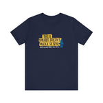 This Shirt Doesn't Make Sense And Neither Does This Apple - Men's T-Shirt